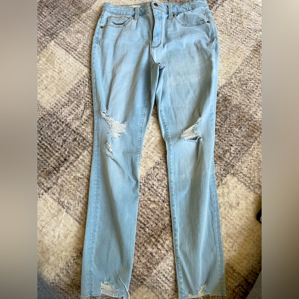 High waisted jeans
